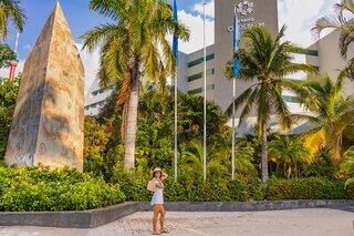 Oasis Palm