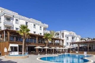 Bella Casa Suites & Club