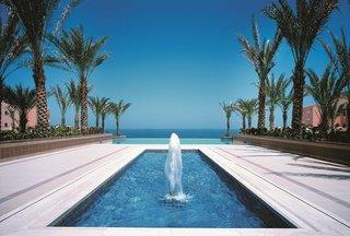Shangri-La Al Husn Resort & Spa Shangri-La Al Husn Resort & Spa