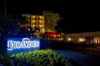 Hotel Royal Decameron Cornwall Beach